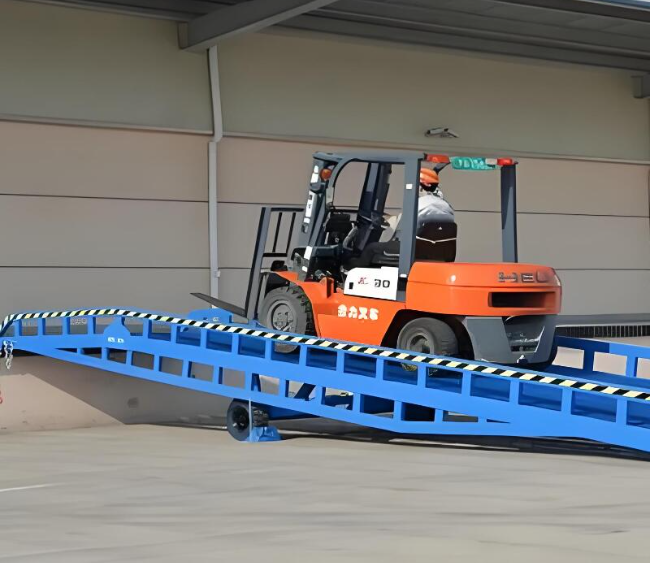 涟源移动式卸货平台（叉车用）
